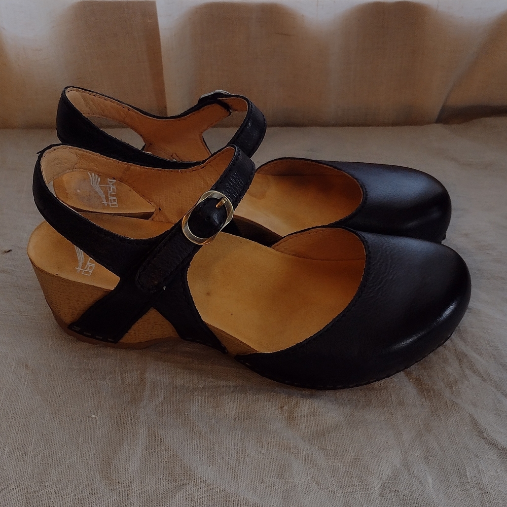 Black Dansko Mary Jane Wedge Sandals 38 (7.5)